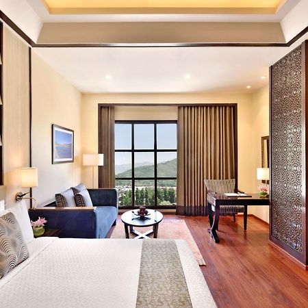 Four Points By Sheraton Srinagar Bagian luar foto