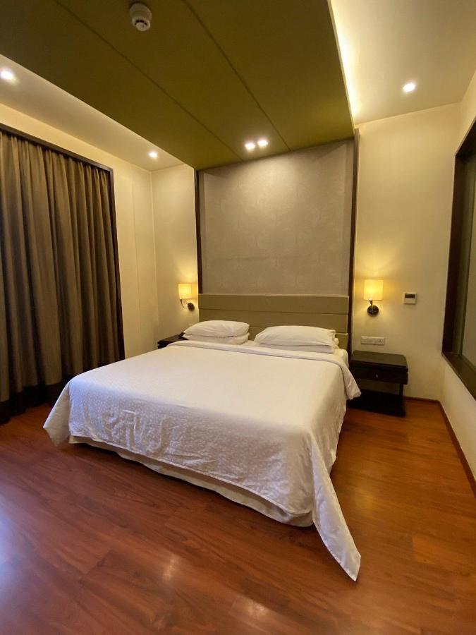 Four Points By Sheraton Srinagar Bagian luar foto