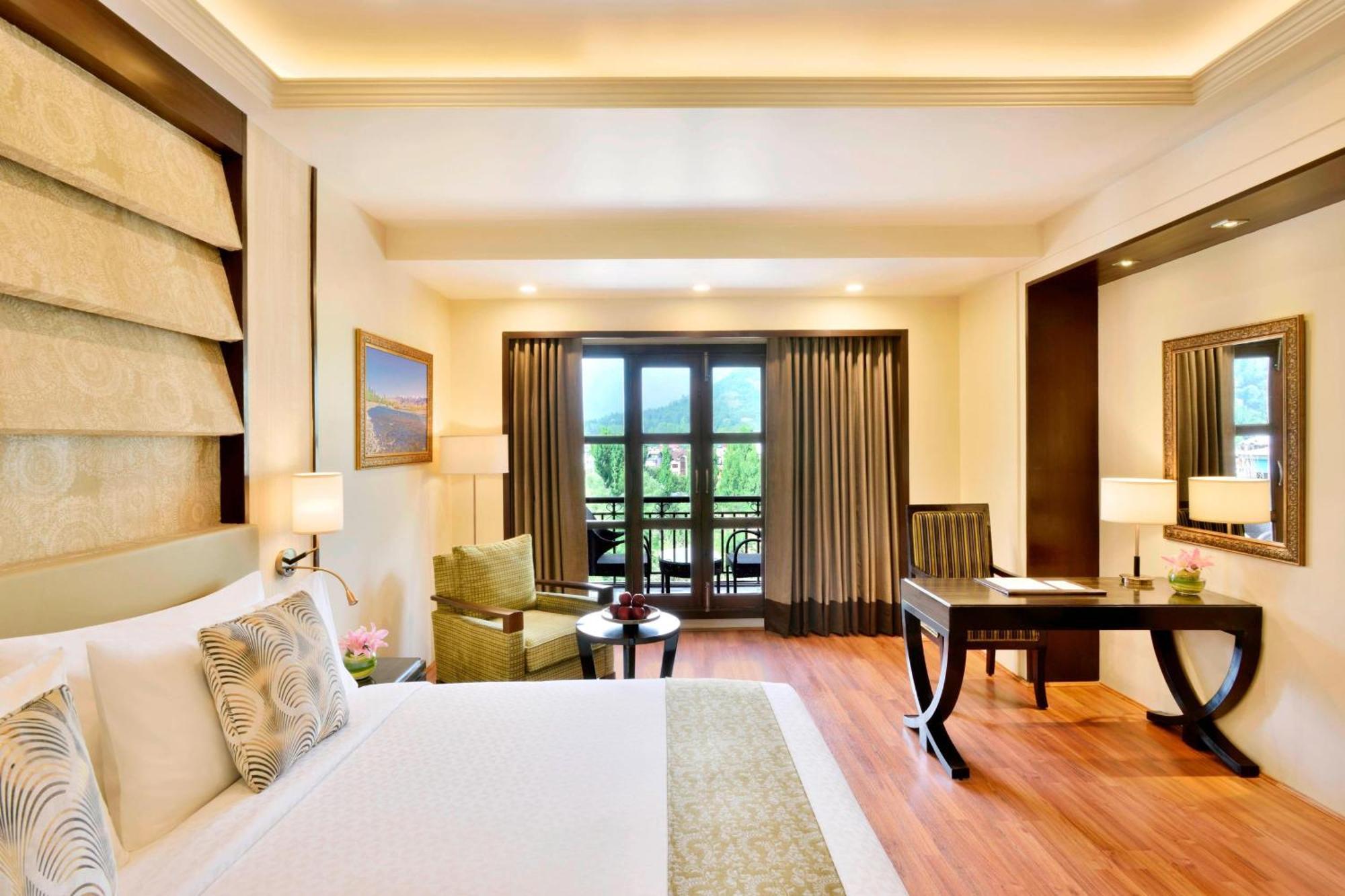 Four Points By Sheraton Srinagar Bagian luar foto